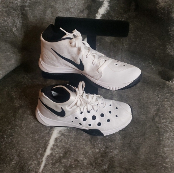 Zoom - Picture 7 of 7